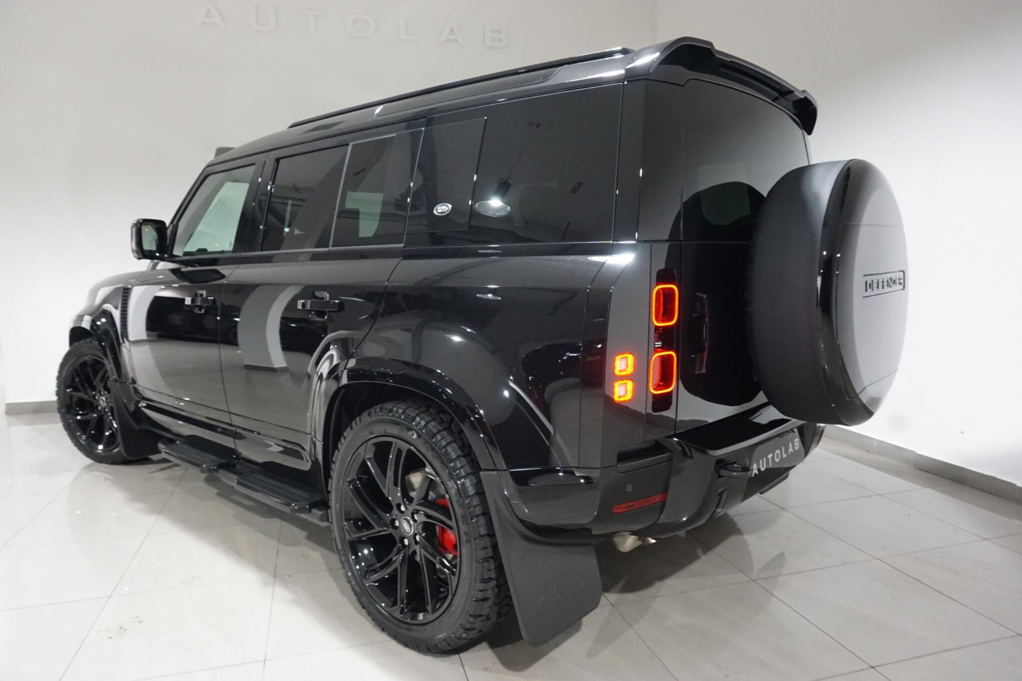 Land Rover Defender 110 3.0 D300 MHEV X-Dynamic HSE Auto 4WD Euro 6 (s/s) 5dr